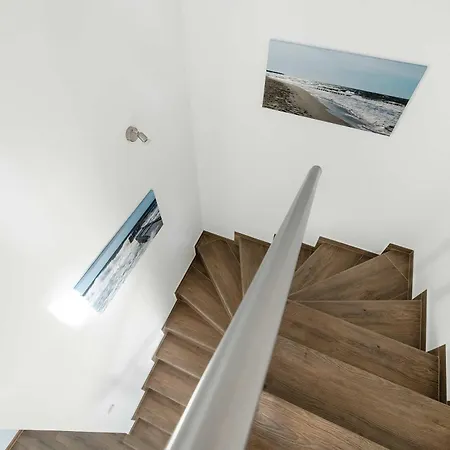 펜션 Spacious House Kolobrzeg With Garden Grill And Parking By Renters *