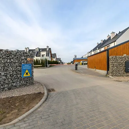 Дом отдыха Spacious House Kolobrzeg With Garden Grill And Parking By Renters Niekanin