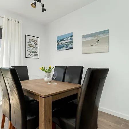 Дом отдыха Spacious House Kolobrzeg With Garden Grill And Parking By Renters Niekanin