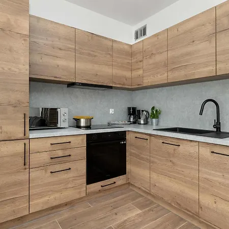 펜션 Spacious House Kolobrzeg With Garden Grill And Parking By Renters