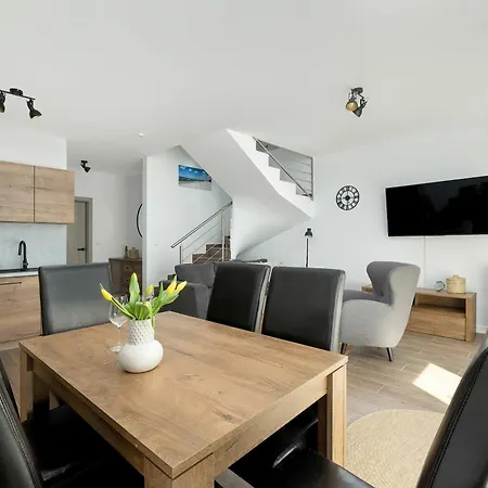 Spacious House Kolobrzeg With Garden Grill And Parking By Renters *