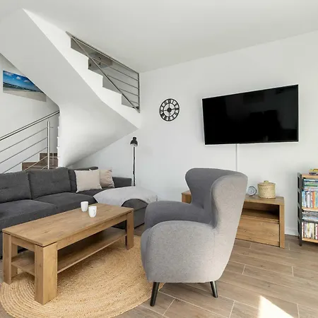 Дом отдыха Spacious House Kolobrzeg With Garden Grill And Parking By Renters